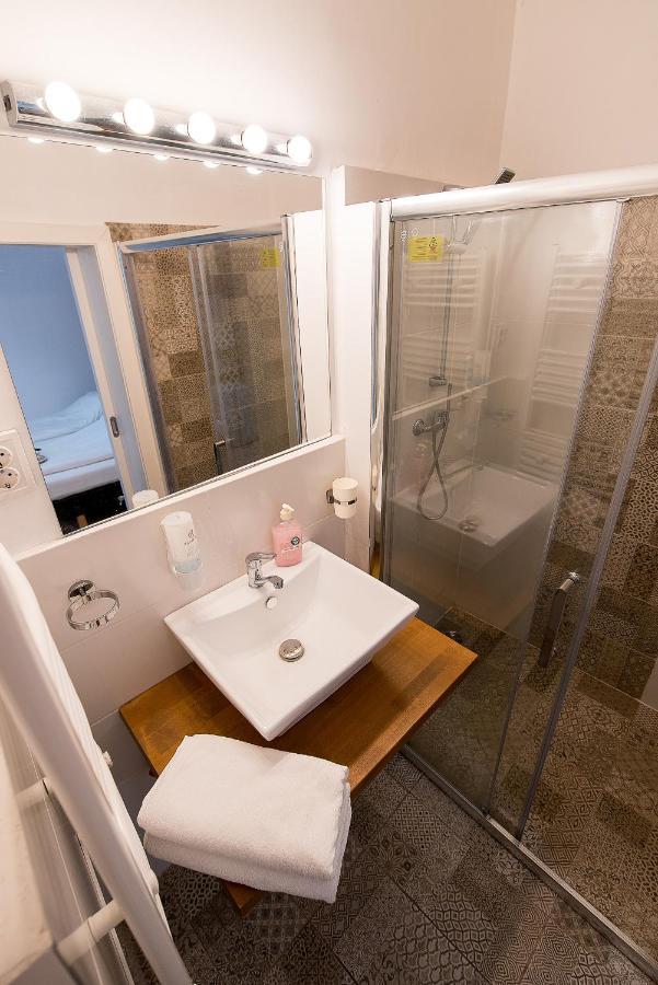Ultra Central Bohemian Apartment 1 Kolozsvár Kültér fotó